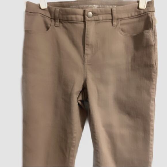Chico’s Perfect Stretch Girlfriend Slim Leg Tan Ankle Jeans Size 0/ Small - Picture 2 of 5